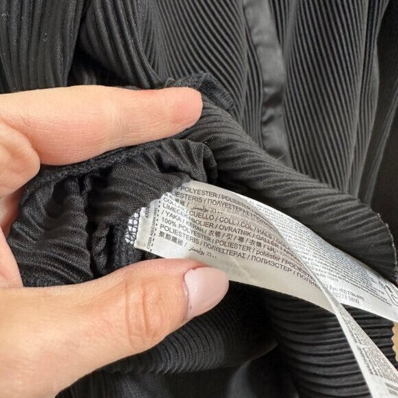 Mango (MNG) Pleated Black Button-Down Blouse – Size Medium (US 6) - Picture 7 of 7